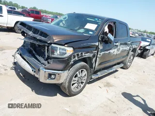 2018 Toyota Tundra SR5 z VIN 5TFAW5F18JX699080, wystawiony jako IAAI lot #42242945 z przebiegiem Nie podano mil oraz . Historia ofert i sprzedaży dostępna na DreamBid. Obrazek 17.