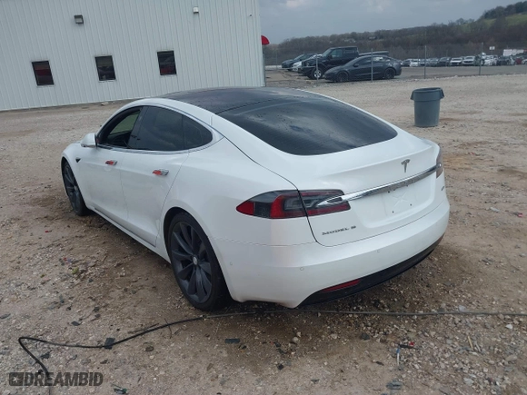 2017 Tesla Model S 100D with VIN 5YJSA1E29HF204797, listed as a IAAI auction lot 41760296 with 92,587 mi miles. Bid and sale history available at carsss.com. Image 3.
