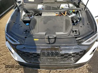 2024 Audi Q8 e-tron Premium Plus z VIN WA15AAGEXRB042875, wystawiony jako Copart lot #73211474 z przebiegiem 5 674 mil mil oraz Szkoda całkowita • Salvage title. Historia ofert i sprzedaży dostępna na DreamBid. Obrazek 13.