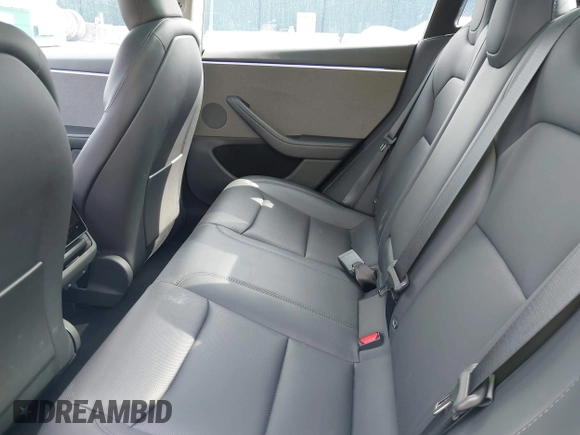2024 Tesla Model 3 z VIN 5YJ3E1EA4RF742745, wystawiony jako IAAI lot #42085235 z przebiegiem 28 094 mil mil oraz . Historia ofert i sprzedaży dostępna na DreamBid. Obrazek 8.