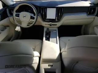 2023 Volvo XC60 Plus Dark Theme z VIN YV4L12RW5P1368043, wystawiony jako Copart lot #49737455 z przebiegiem 11 627 mil mil oraz Szkoda całkowita • Salvage title. Historia ofert i sprzedaży dostępna na DreamBid. Obrazek 8.