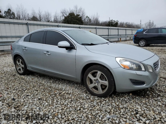 2013 Volvo S60 T5 Premier with VIN YV1612FS0D2200375, listed as a Copart auction lot 43930195 with 79,726 mi miles and Salvage Title. Bid and sale history available at carsss.com. Image 4.