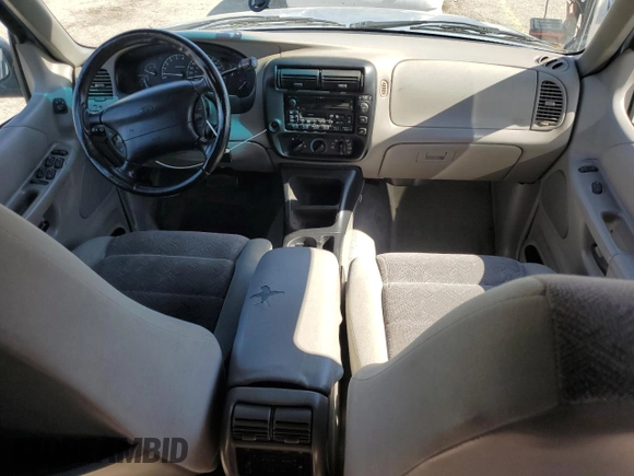 1998 Ford Explorer XL z VIN 1FMZU32E9WZB44586, wystawiony jako Copart lot #56432375 z przebiegiem 142 692 mil mil oraz Szkoda całkowita • Salvage title. Historia ofert i sprzedaży dostępna na DreamBid. Obrazek 8.