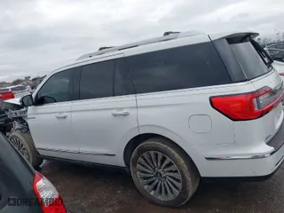 2020 Lincoln Navigator Reserve with VIN 5LMJJ2LT7LEL05241, listed as a IAAI auction lot 41462033 with 123,841 mi miles. Bid and sale history available at carsss.com. Image 15.