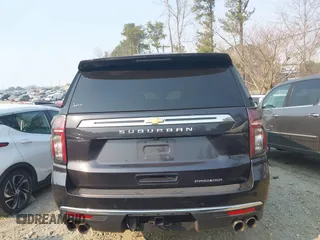 2023 Chevrolet Suburban Premier z VIN 1GNSKFKD4PR334079, wystawiony jako IAAI lot #41657744 z przebiegiem 61 409 mil mil oraz . Historia ofert i sprzedaży dostępna na DreamBid. Obrazek 16.