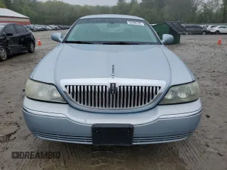 2005 Lincoln Town Car Signature Limited z VIN 1LNHM82W85Y648360, wystawiony jako Copart lot #55492705 z przebiegiem 76 110 mil mil oraz Tytuł czysty. Historia ofert i sprzedaży dostępna na DreamBid. Obrazek 5.