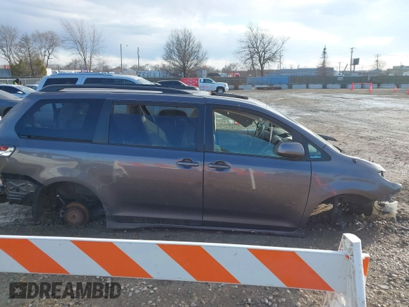 2012 Toyota Sienna SE with VIN 5TDXK3DC5CS264461, listed as a IAAI auction lot 41526874 with 1 mi miles. Bid and sale history available at carsss.com. Image 14.