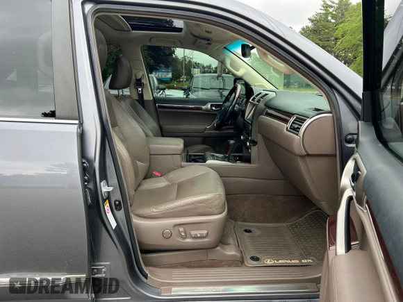 2015 Lexus GX 460 z VIN JTJBM7FX3F5118045, wystawiony jako Copart lot #64526005 z przebiegiem 228 650 mil mil oraz Czysty tytuł • Clean title. Historia ofert i sprzedaży dostępna na DreamBid. Obrazek 5.