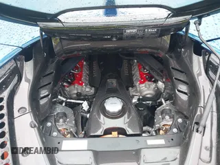 2022 Ferrari SF90 z VIN ZFF96NMA5N0283932, wystawiony jako IAAI lot #41702380 z przebiegiem 5 203 mil mil oraz . Historia ofert i sprzedaży dostępna na DreamBid. Obrazek 10.