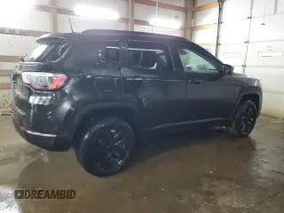 2022 Jeep Compass Latitude z VIN 3C4NJDBB8NT115285, wystawiony jako Copart lot #44131635 z przebiegiem 16 683 mil mil oraz Szkoda całkowita • Salvage title. Historia ofert i sprzedaży dostępna na DreamBid. Obrazek 3.