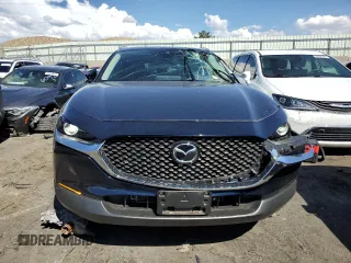 2022 Mazda CX-30 S Select z VIN 3MVDMBBL4NM441240, wystawiony jako Copart lot #64827023 z przebiegiem 5 623 mil mil oraz Czysty tytuł • Clean title. Historia ofert i sprzedaży dostępna na DreamBid. Obrazek 5.
