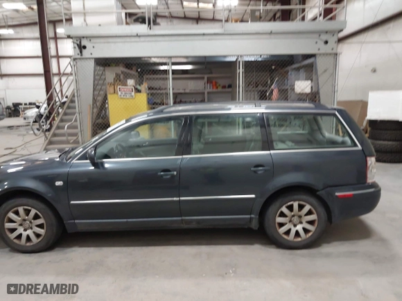 2003 Volkswagen Passat GLS with VIN WVWVD63B63E368748, listed as a IAAI auction lot 42022512 with 130,038 mi miles. Bid and sale history available at carsss.com. Image 14.