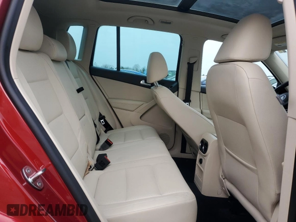 2012 Volkswagen Tiguan LE z VIN WVGAV7AX2CW004641, wystawiony jako Copart lot #44508485 z przebiegiem 60 711 mil mil oraz Szkoda całkowita • Salvage title. Historia ofert i sprzedaży dostępna na DreamBid. Obrazek 11.