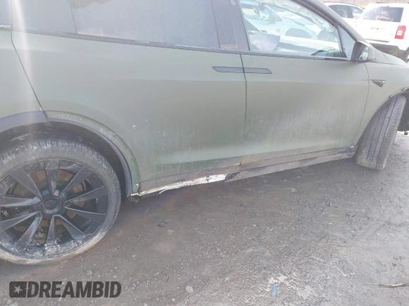 2022 Tesla Model X Plaid z VIN 7SAXCBE6XNF358023, wystawiony jako IAAI lot #41683857 z przebiegiem 42 821 mil mil oraz . Historia ofert i sprzedaży dostępna na DreamBid. Obrazek 21.