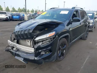 2018 Jeep Cherokee Latitude с VIN 1C4PJLCXXJD556624, выставлен на аукционе IAAI как лот 42464810 с пробегом 63 570 миль миль и . История ставок и продаж доступна на DreamBid. Изображение 2.