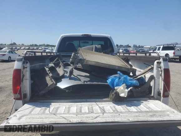2000 Ford F-250 XL with VIN 1FTNF21F0YEC85459, listed as a Copart auction lot 63040505 with 328,049 mi miles and Salvage title. Bid and sale history available at DreamBid. Image 10.