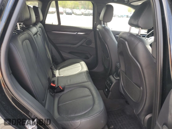 2017 BMW X1 xDrive28i with VIN WBXHT3Z38H4A58005, listed as a Copart auction lot 55837805 with 50,318 mi miles and Salvage title. Bid and sale history available at DreamBid. Image 11.