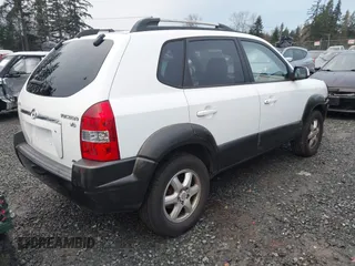2005 Hyundai Tucson GLS with VIN KM8JN72D75U060416, listed as a IAAI auction lot 41212714 with 173,421 mi miles. Bid and sale history available at carsss.com. Image 4.