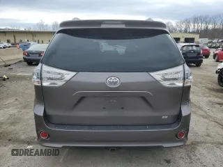 2012 Toyota Sienna SE z VIN 5TDXK3DC2CS199701, wystawiony jako Copart lot #50316225 z przebiegiem 212 383 mil mil oraz Szkoda całkowita • Salvage title. Historia ofert i sprzedaży dostępna na DreamBid. Obrazek 6.