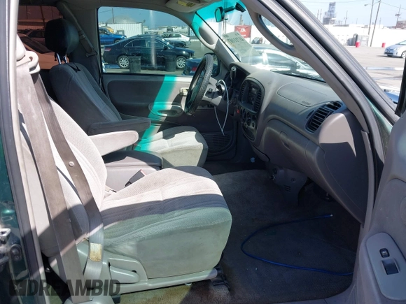2000 Toyota Tundra SR5 with VIN 5TBRT3417YS122889, listed as a IAAI auction lot 41711107 with 288,475 mi miles and . Bid and sale history available at DreamBid. Image 5.