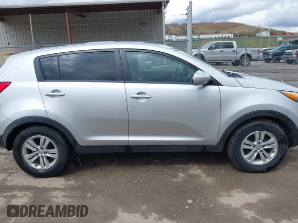 2011 Kia Sportage LX with VIN KNDPB3A21B7059725, listed as a IAAI auction lot 41814298 with 178,023 mi miles and . Bid and sale history available at carsss.com. Image 14.