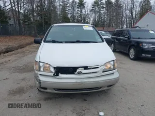 2000 Toyota Sienna LE with VIN 4T3ZF13C4YU233128, listed as a IAAI auction lot 41973322 with 117,577 mi miles. Bid and sale history available at carsss.com. Image 12.