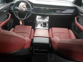 2023 Audi SQ8 Premium Plus z VIN WA1AWBF18PD007077, wystawiony jako Copart lot #49072304 z przebiegiem 27 554 mil mil oraz . Historia ofert i sprzedaży dostępna na DreamBid. Obrazek 8.