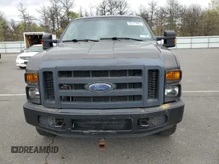 2008 Ford F-350 XL z VIN 1FTWW31R28EB32778, wystawiony jako Copart lot #56177495 z przebiegiem 136 167 mil mil oraz Czysty tytuł • Clean title. Historia ofert i sprzedaży dostępna na DreamBid. Obrazek 5.