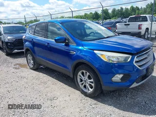 2017 Ford Escape SE z VIN 1FMCU9GD8HUA90786, wystawiony jako IAAI lot #42300003 z przebiegiem 123 372 mil mil oraz . Historia ofert i sprzedaży dostępna na DreamBid. Obrazek 1.