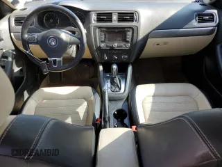 2013 Volkswagen Jetta SEL с VIN 3VWLP7AJ6DM379787, выставлен на аукционе Copart как лот 59637205 с пробегом 99 460 миль миль и Списание • Salvage title. История ставок и продаж доступна на DreamBid. Изображение 8.