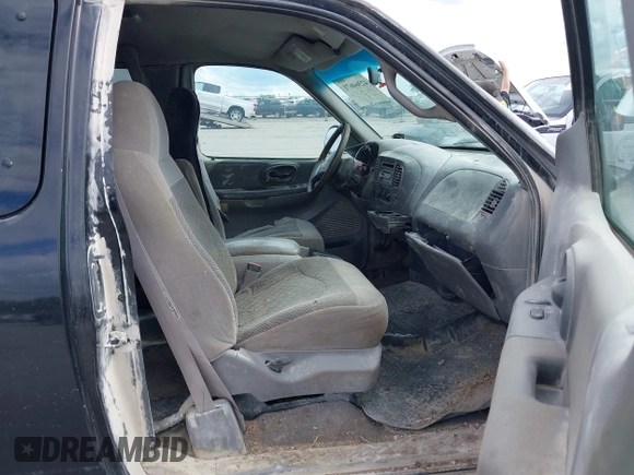 1999 Ford F-150 XL z VIN 2FTRX08L7XCA32562, wystawiony jako IAAI lot #42364671 z przebiegiem Nie podano mil oraz . Historia ofert i sprzedaży dostępna na DreamBid. Obrazek 5.