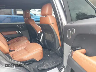 2017 Land Rover Range Rover Sport z VIN SALWR2FE3HA128925, wystawiony jako IAAI lot #42172945 z przebiegiem 82 022 mil mil oraz . Historia ofert i sprzedaży dostępna na DreamBid. Obrazek 8.