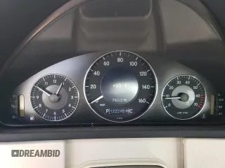 2005 Mercedes-Benz CLK 500 z VIN WDBTJ75J05F159477, wystawiony jako Copart lot #85168664 z przebiegiem 122 295 mil mil oraz Szkody całkowita. Historia ofert i sprzedaży dostępna na DreamBid. Obrazek 9.