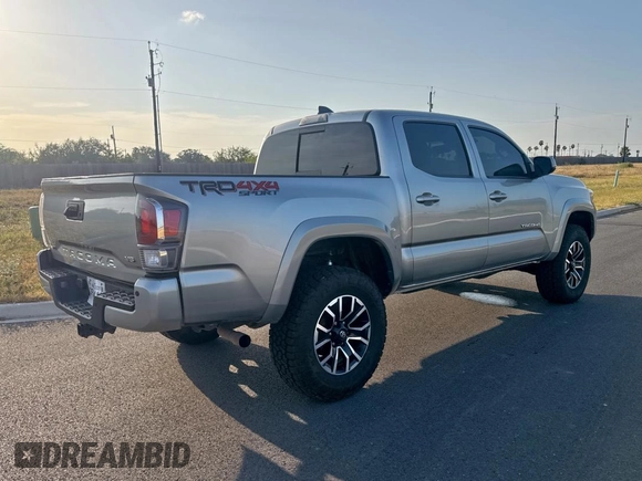 2023 Toyota Tacoma SR z VIN 3TMCZ5AN4PM566647, wystawiony jako Copart lot #60572355 z przebiegiem 43 666 mil mil oraz Czysty tytuł • Clean title. Historia ofert i sprzedaży dostępna na DreamBid. Obrazek 4.