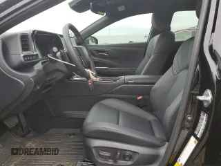2025 Toyota Crown XLE z VIN JTDACAAJ1S3005122, wystawiony jako Copart lot #59146855 z przebiegiem 3206 mil mil oraz Szkody całkowita. Historia ofert i sprzedaży dostępna na DreamBid. Obrazek 7.