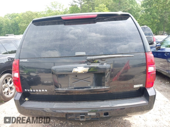 2010 Chevrolet Suburban LT with VIN 1GNUCJE06AR138587, listed as a IAAI auction lot 42145484 with 283,318 mi miles and . Bid and sale history available at DreamBid. Image 15.