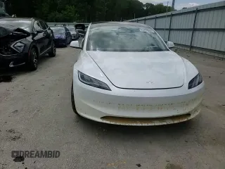 2025 Tesla Model 3 Long Range z VIN 5YJ3E1EAXSF971341, wystawiony jako Copart lot #57615695 z przebiegiem 4 823 mil mil oraz Szkoda całkowita • Salvage title. Historia ofert i sprzedaży dostępna na DreamBid. Obrazek 13.