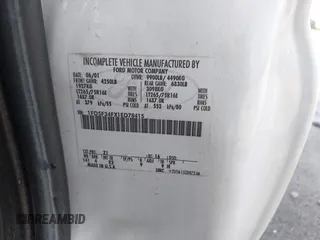 2001 Ford F-350 XL с VIN 1FDSF34FX1ED78415, выставлен на аукционе IAAI как лот 42440102 с пробегом Не указан миль и . История ставок и продаж доступна на DreamBid. Изображение 9.
