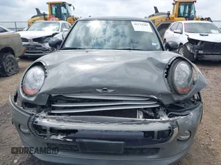 2015 MINI Hardtop 4 Door with VIN WMWXS5C56FT830418, listed as a IAAI auction lot 42132285 with 111,428 mi miles and . Bid and sale history available at DreamBid. Image 12.