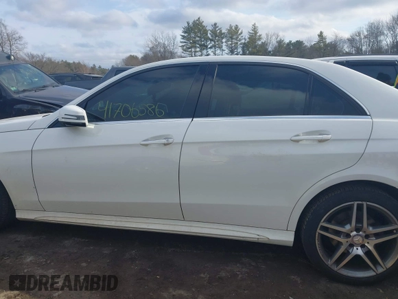 2014 Mercedes-Benz E 350 Luxury with VIN WDDHF8JB9EB026744, listed as a IAAI auction lot 41706586 with 97,354 mi miles and . Bid and sale history available at DreamBid. Image 15.