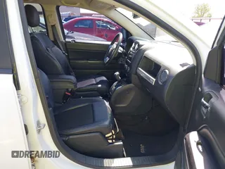 2016 Jeep Compass Sport z VIN 1C4NJCBAXGD806456, wystawiony jako IAAI lot #41967561 z przebiegiem 125 305 mil mil oraz . Historia ofert i sprzedaży dostępna na DreamBid. Obrazek 5.