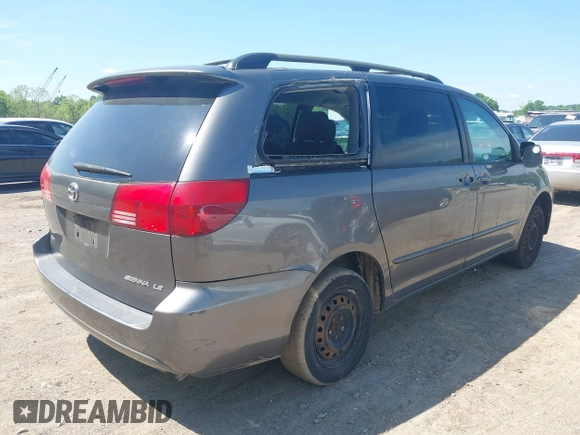 2004 Toyota Sienna CE with VIN 5TDZA23C34S092715, listed as a IAAI auction lot 42148090 with 188,710 mi miles. Bid and sale history available at carsss.com. Image 4.