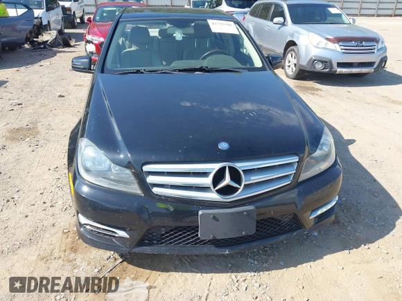 2012 Mercedes-Benz C 300 Sport z VIN WDDGF8BB8CR200253, wystawiony jako IAAI lot #42735797 z przebiegiem 140 277 mil mil oraz . Historia ofert i sprzedaży dostępna na DreamBid. Obrazek 6.
