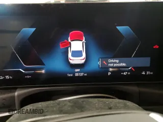 2024 BMW i4 xDrive40 z VIN WBY83FB06RFT27327, wystawiony jako Copart lot #84040704 z przebiegiem 5 137 mil mil oraz Szkoda całkowita • Salvage title. Historia ofert i sprzedaży dostępna na DreamBid. Obrazek 9.