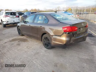 2012 Volkswagen Jetta SE с VIN 3VWDP7AJ4CM370850, выставлен на аукционе IAAI как лот 40704526 с пробегом 156 554 миль миль и . История ставок и продаж доступна на DreamBid. Изображение 3.