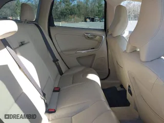2016 Volvo XC60 T6 Drive-E with VIN YV449MDK0G2825672, listed as a IAAI auction lot 41351214 with 140,633 mi miles. Bid and sale history available at carsss.com. Image 8.