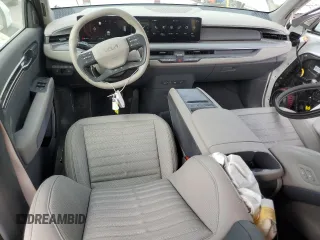 2024 Kia EV9 Land with VIN KNDADFS50R6034423, listed as a Copart auction lot 45447905 with 7,061 mi miles and Salvage Title. Bid and sale history available at carsss.com. Image 8.
