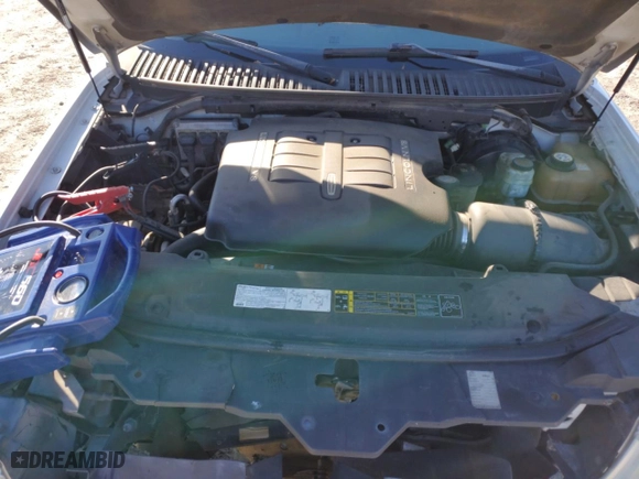 2004 Lincoln Navigator Luxury with VIN 5LMFU27R74LJ32765, listed as a Copart auction lot 86725004 with 0 mi miles and Salvage Title. Bid and sale history available at carsss.com. Image 13.