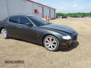 2007 Maserati Quattroporte with VIN ZAMFE39A070029397, listed as a IAAI auction lot 42027798 with 95,978 mi miles. Bid and sale history available at carsss.com. Image 1.