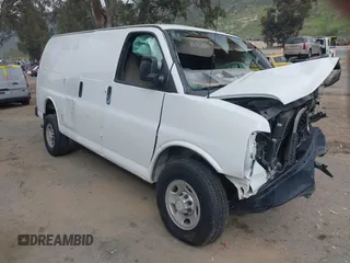 2017 Chevrolet Express Cargo Van with VIN 1GCWGAFF7H1110458, listed as a IAAI auction lot 41816496 with 32,593 mi miles. Bid and sale history available at carsss.com. Image 1.